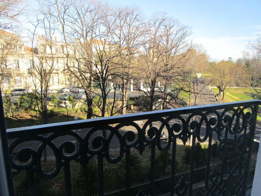Des Poetes Avec Parking Sur Reservation Hotel Béziers